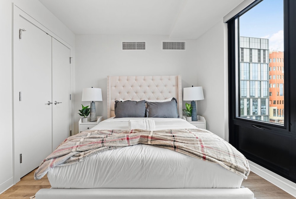 Furnished Apts near Harvard Stadium