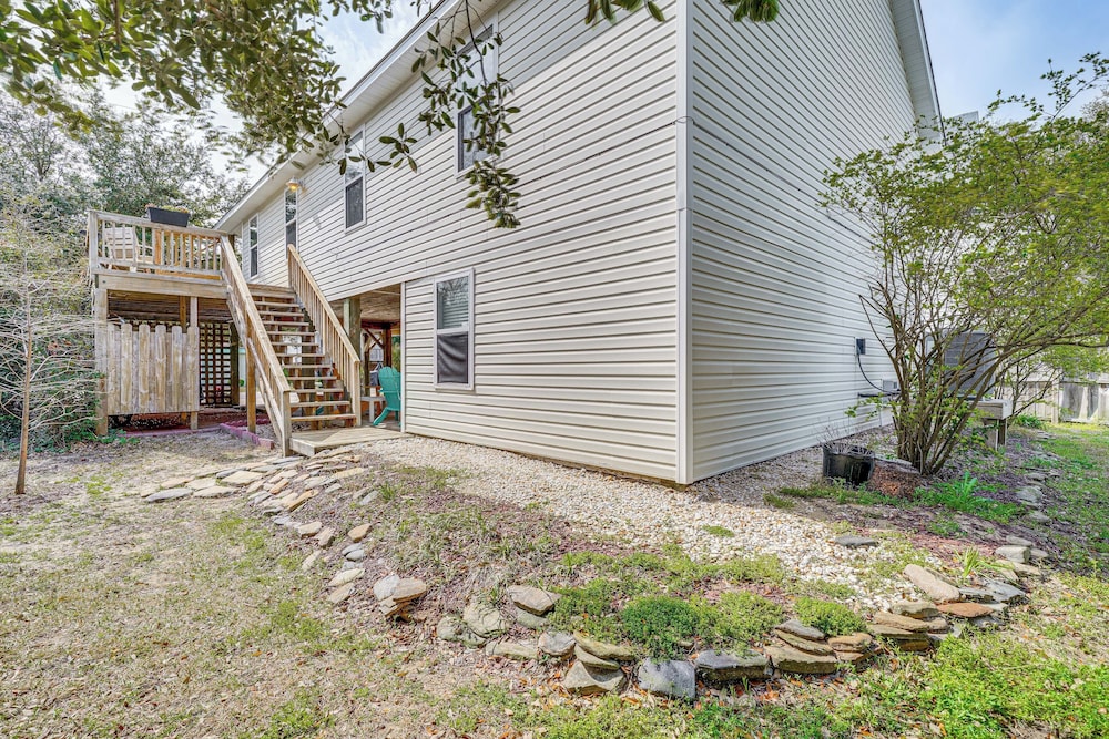 Walk to Beach & Boat Ramp: Home w/ Outdoor Area