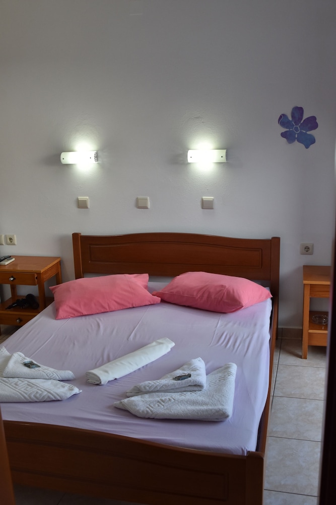 Paralia Rooms