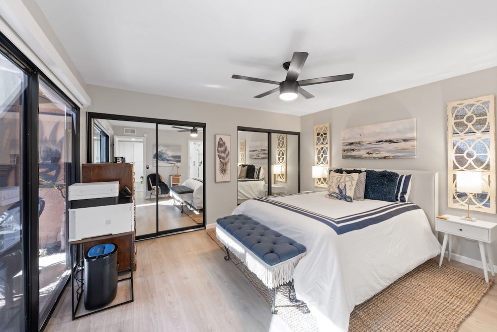 Designer Seville Condo w Golf Mountain Views