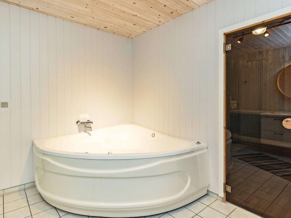 6 Person Holiday Home in Saeby-by Traum view 4