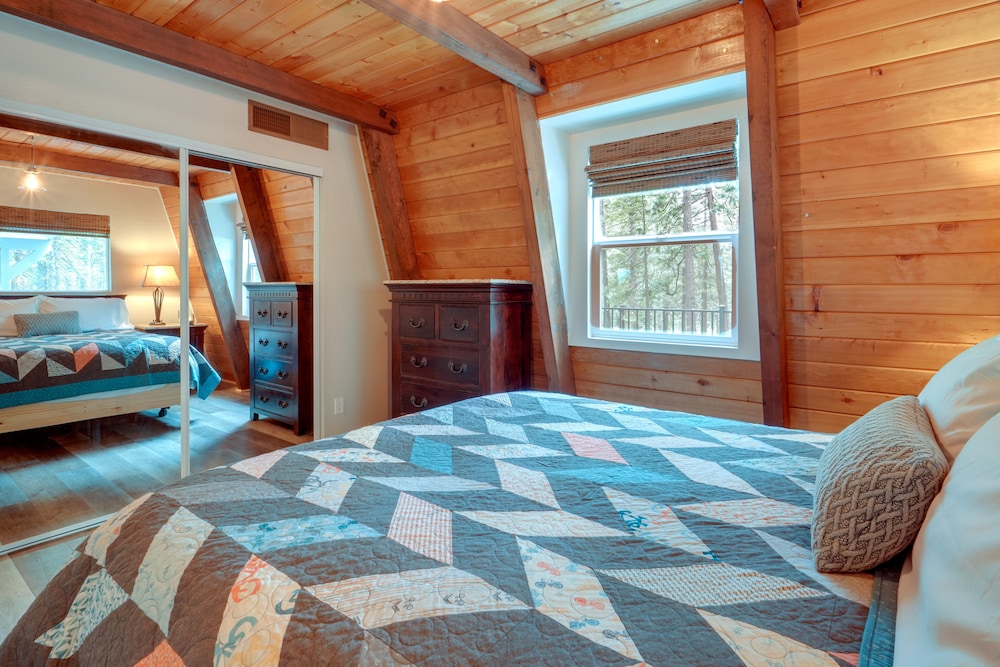 Miscellaneous Market Vacations - Cozy Nevada City Cabin: Deck, Game Room, Fire Pit - Property Image 3
