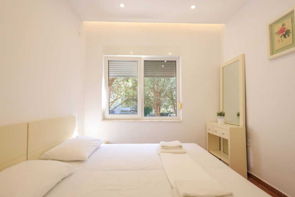 Lura Apartment 001 in Durr s