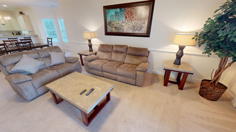 Magnolia Pointe Luster Leaf 4869-301 3 Bedroom Condo