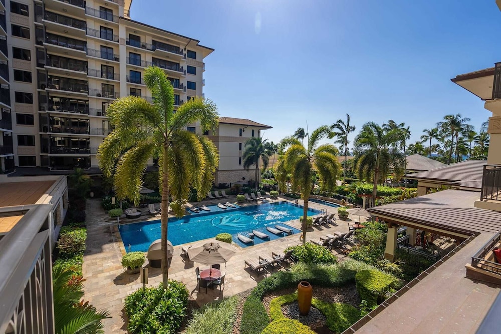 Beachfront Condo at Beach Villas at Ko Olina Hale Hoaloha by Avantstay