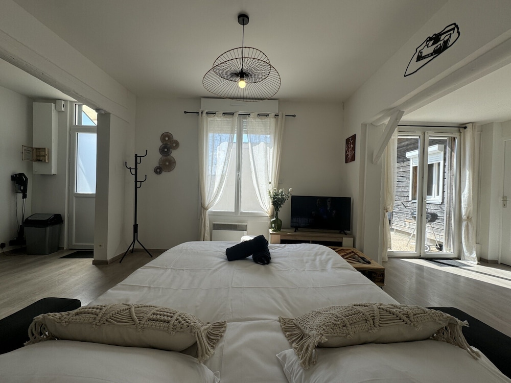 House in Le Mans With Private Courtyard