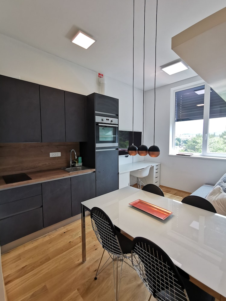 Apartments Egis Koper