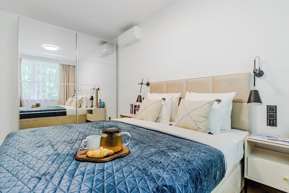 Lumina 4-room apart near Pałac Kultury view 5