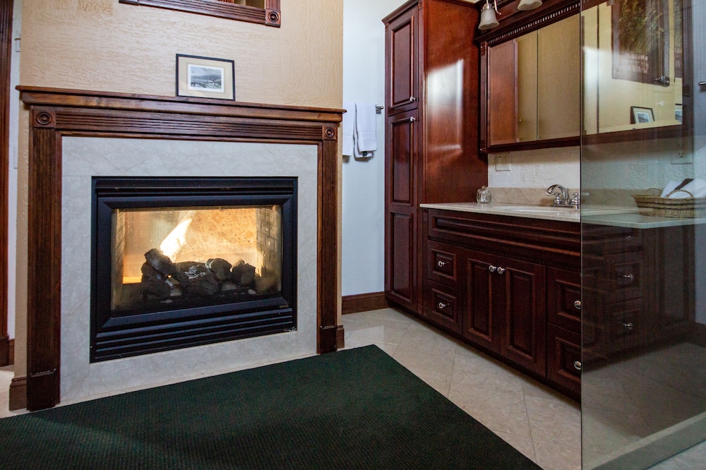Saint Huberts Lodge