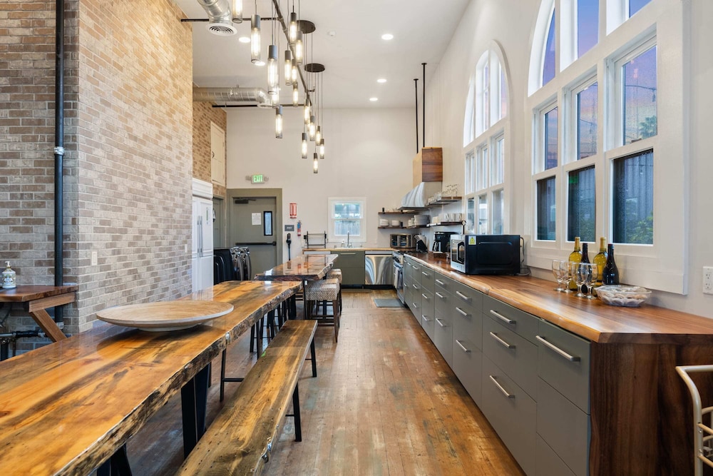 6BR Sanctuary