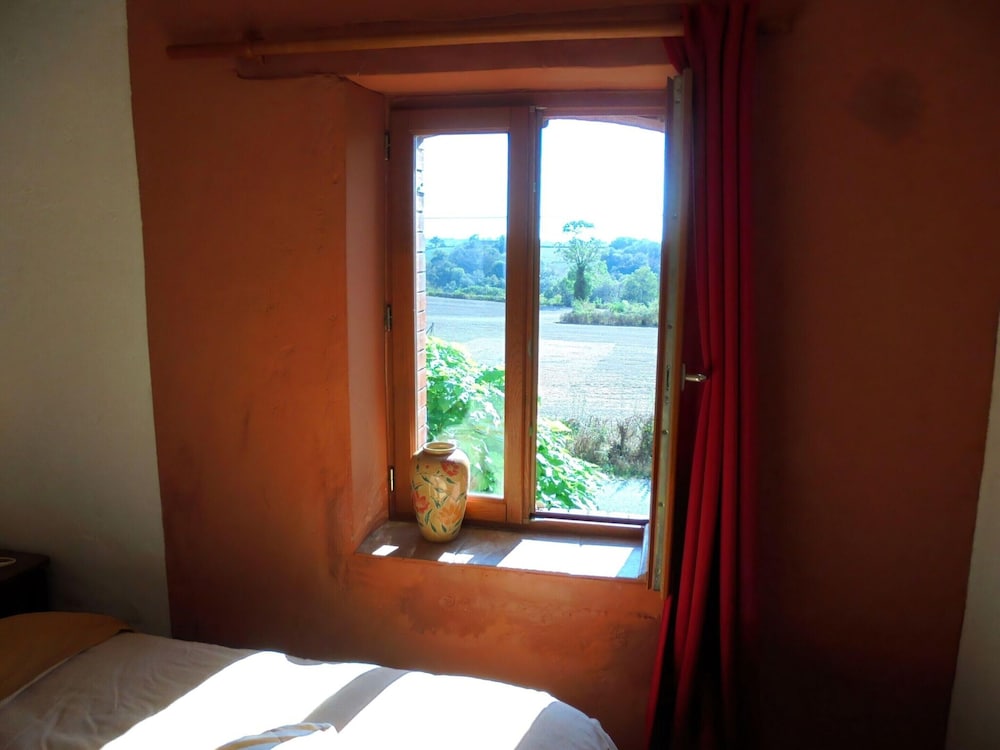 Countryside Stay With Your Pets view 3