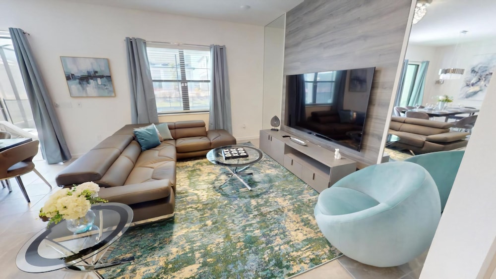 8 Bedroom Themed Rooms Huge Games Room Pool Spa