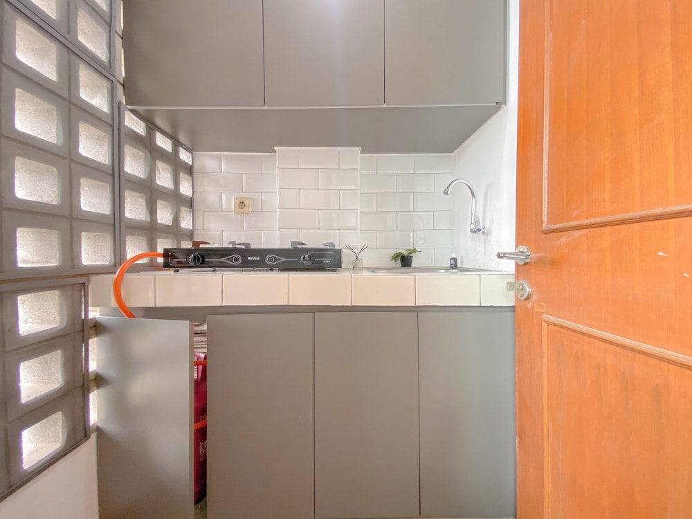 Good Deal And Homey Studio Apartment At Margonda Residence 1