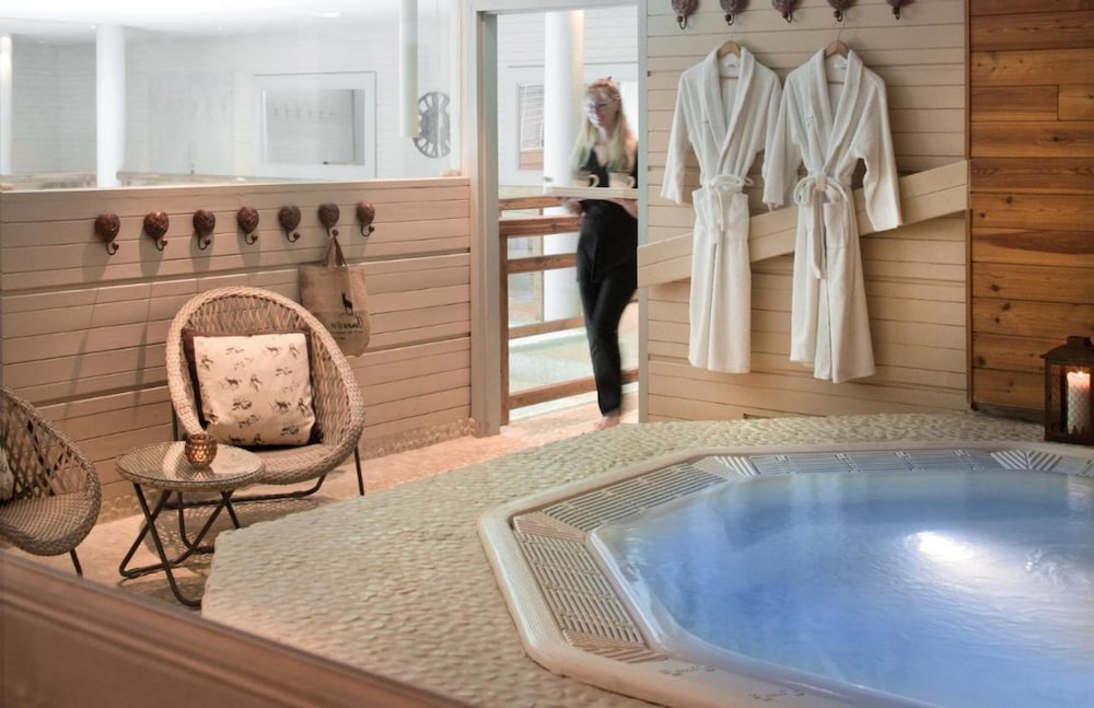 Huez Vacations - Hotel Au Chamois d'Or by Les Etincelles - Property Image 12