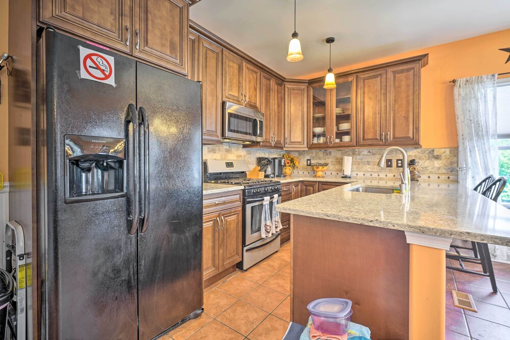 Breezy Wildwood Condo ~ 2 Blocks to Beach!