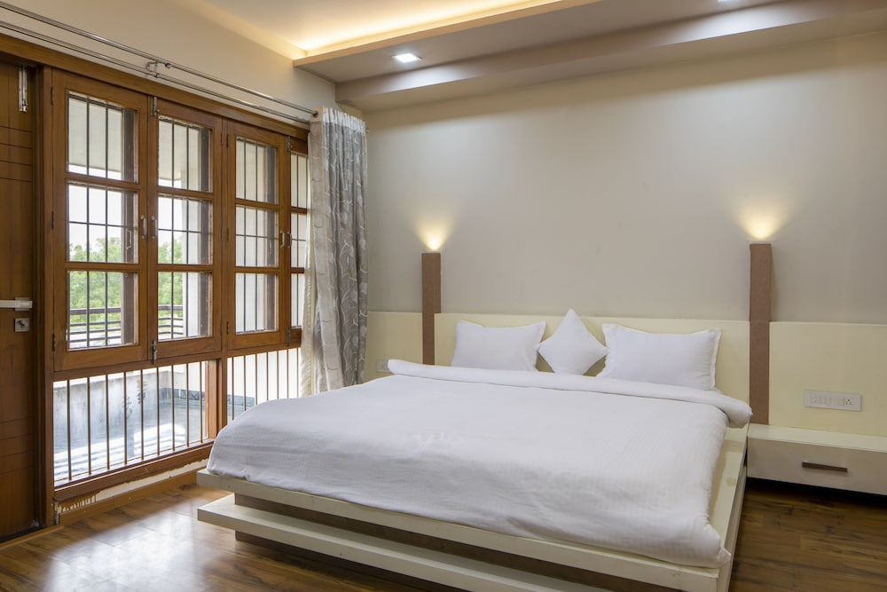 Pravas by Vista Rooms view 2