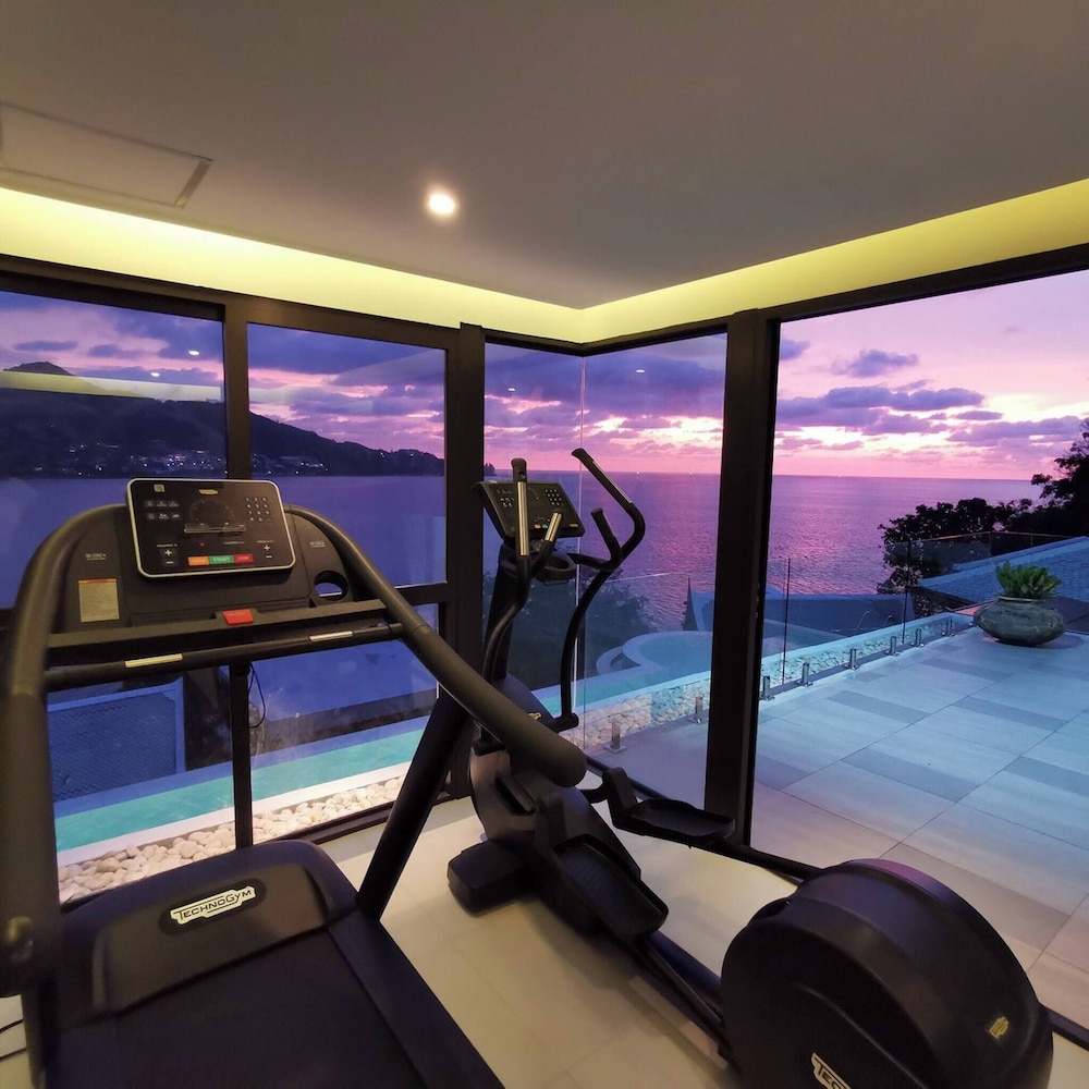 Luxury Seaview 6 Bedrooms With Infinity Pool Villa, Private Gym, Superfast Wifi