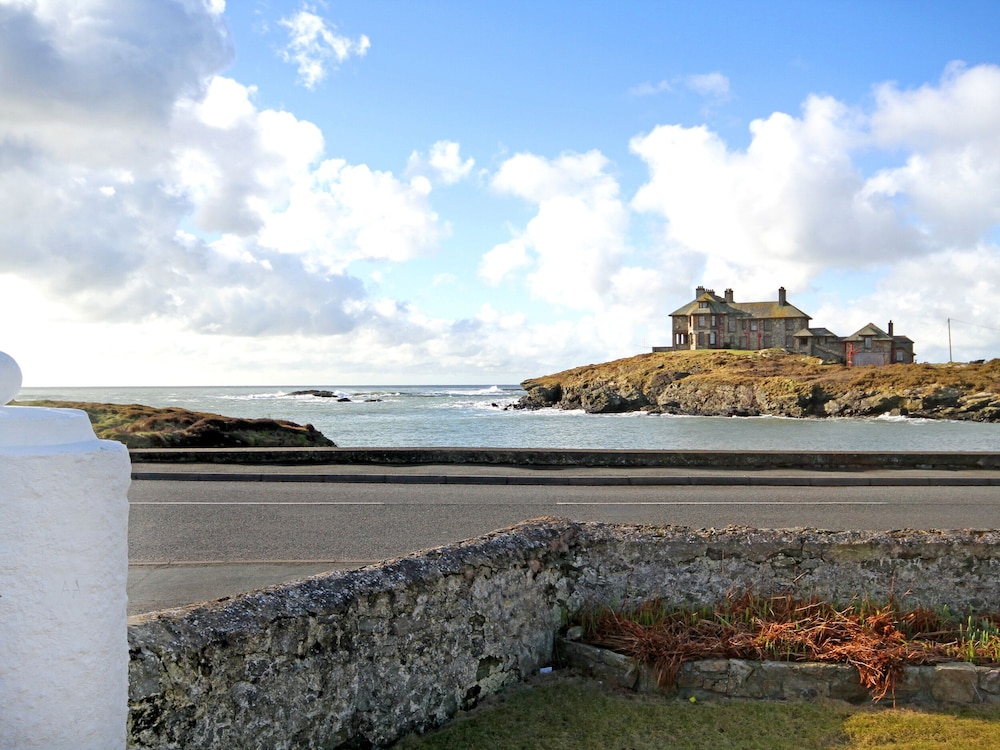 Angorfa - Trearddur Bay