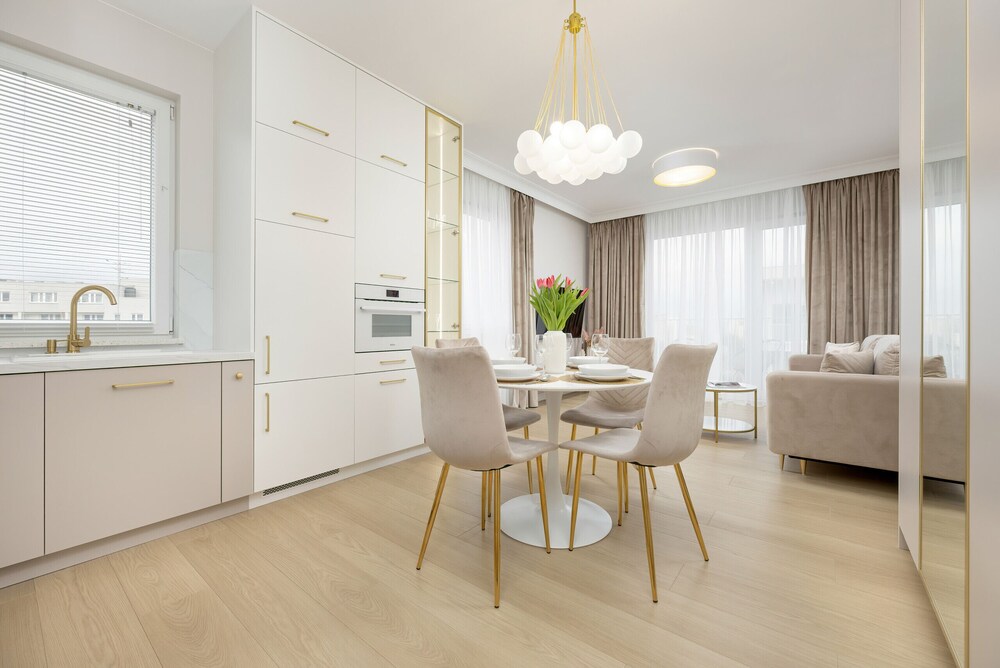 Stylish Apartment 7th Floor by Renters