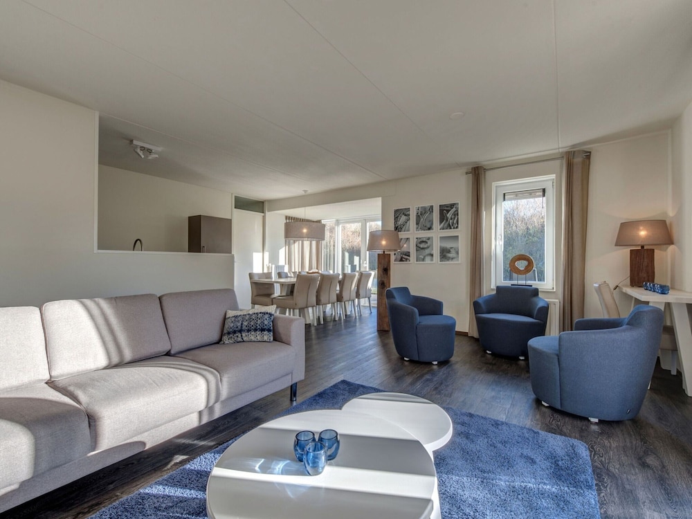 Villa Near North Sea Beach in De Banjaard view 5
