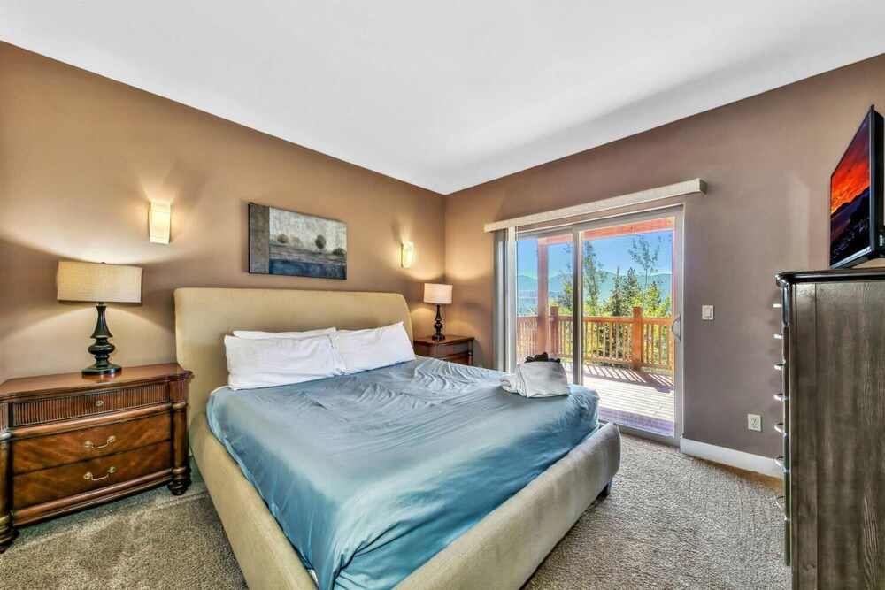 Bella Vista Luxury Retreat view 2