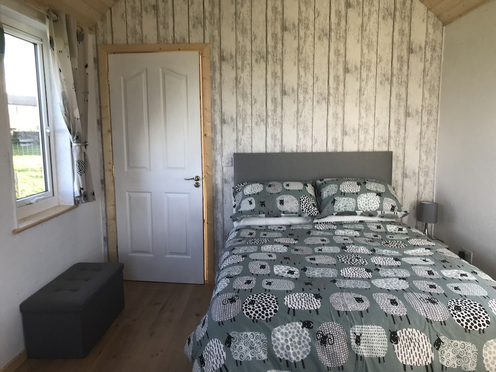 The Snuggly Sheep Shepherd Hut Campview Farm Stay view 5
