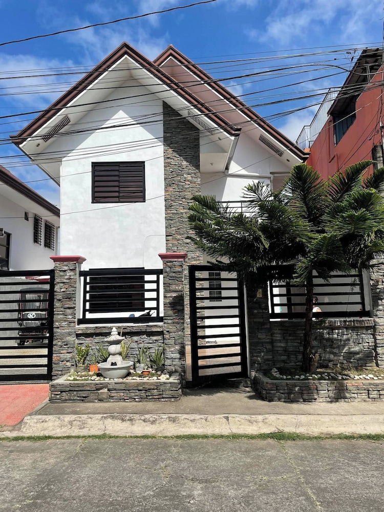 Elisha's Staycation Place-your Home Away From Home