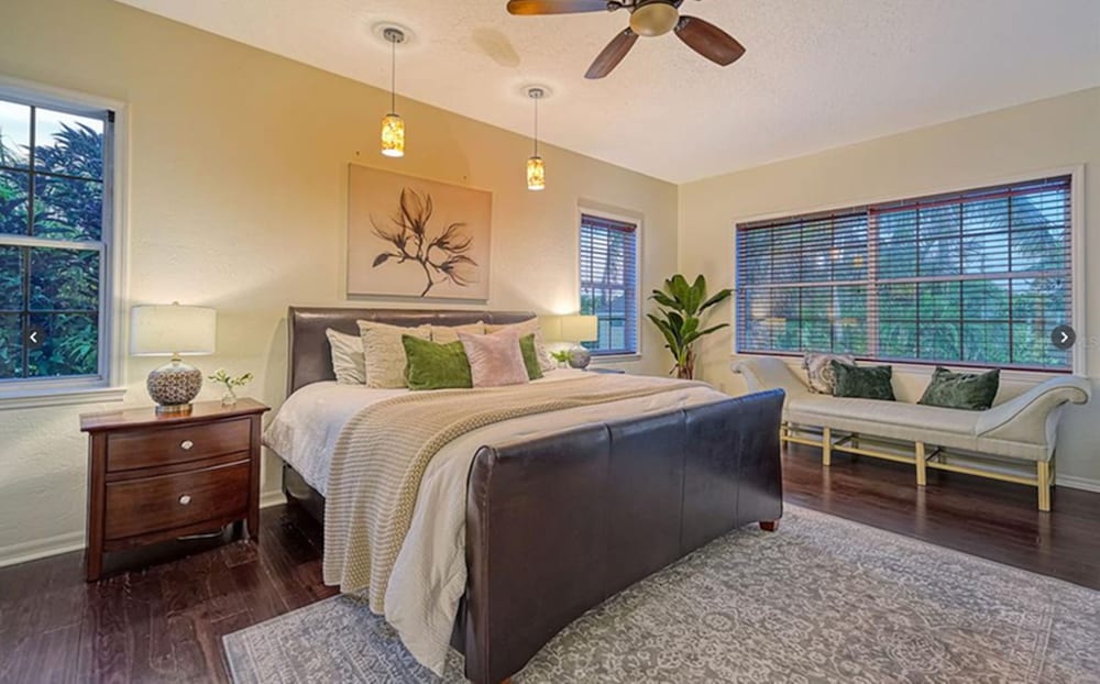 1200 Tree Bay view 3