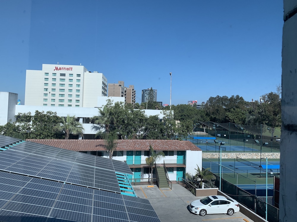 Hotel R INN de TJ - Image 1