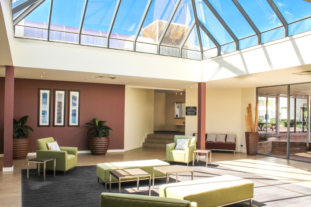 Lobby & Reception