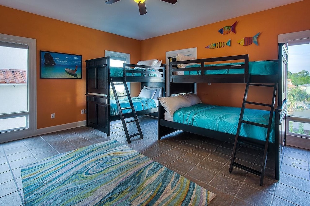 Vista Bella del Mar 5 Bedroom Holiday Home by Five Star Properties