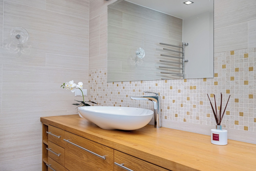 Magnolia House - Indoor Pool and Sauna