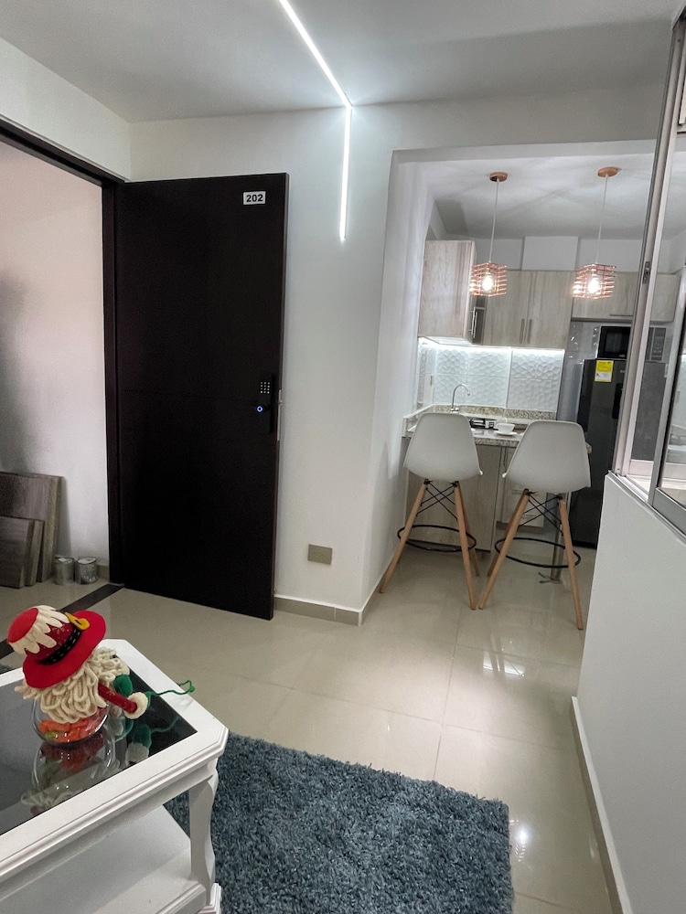 Luxury Liv Limonar