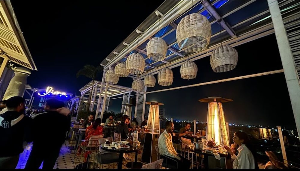 Skyline luxury in pink city