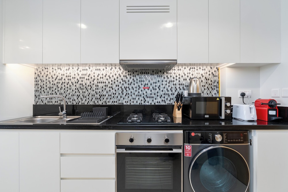 Lux BnB Aykon City