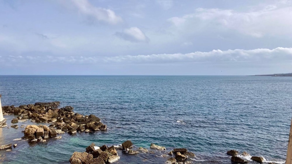 Ortigia Bright Apartment By Wonderful Italy view 2