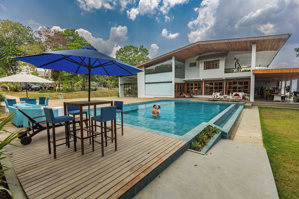 Villa dos Parikas