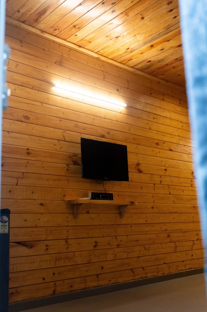Tranquillo By The Beach - Luxury Wooden