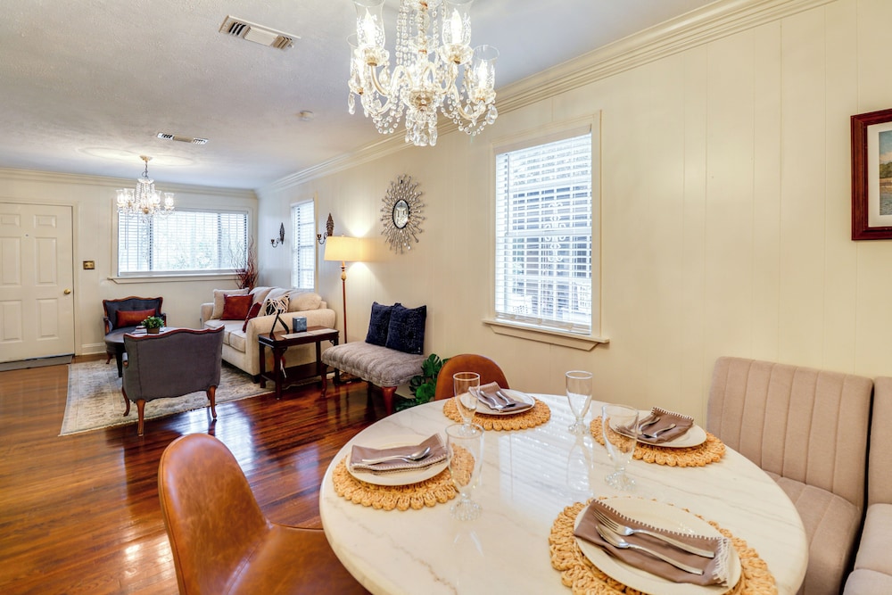 3 Mi to Mississippi Stadium: Cozy Jackson Getaway!