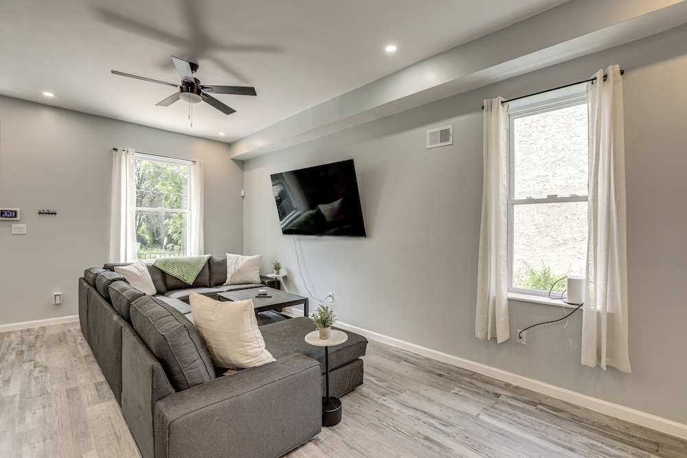 Group Getaway w/ Games & Patio in Philadelphia!