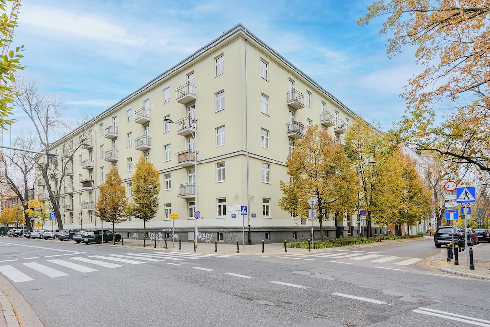 ShortStayPoland Szara B170