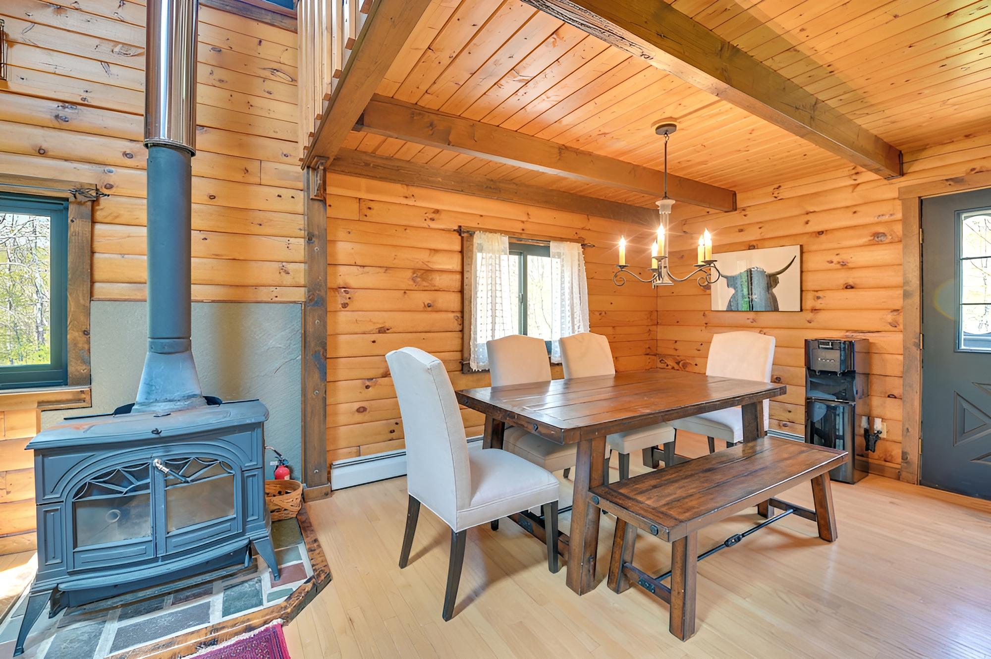Log Cabin: 9 Mi to Plattekill & Belleayre Mtn view 4
