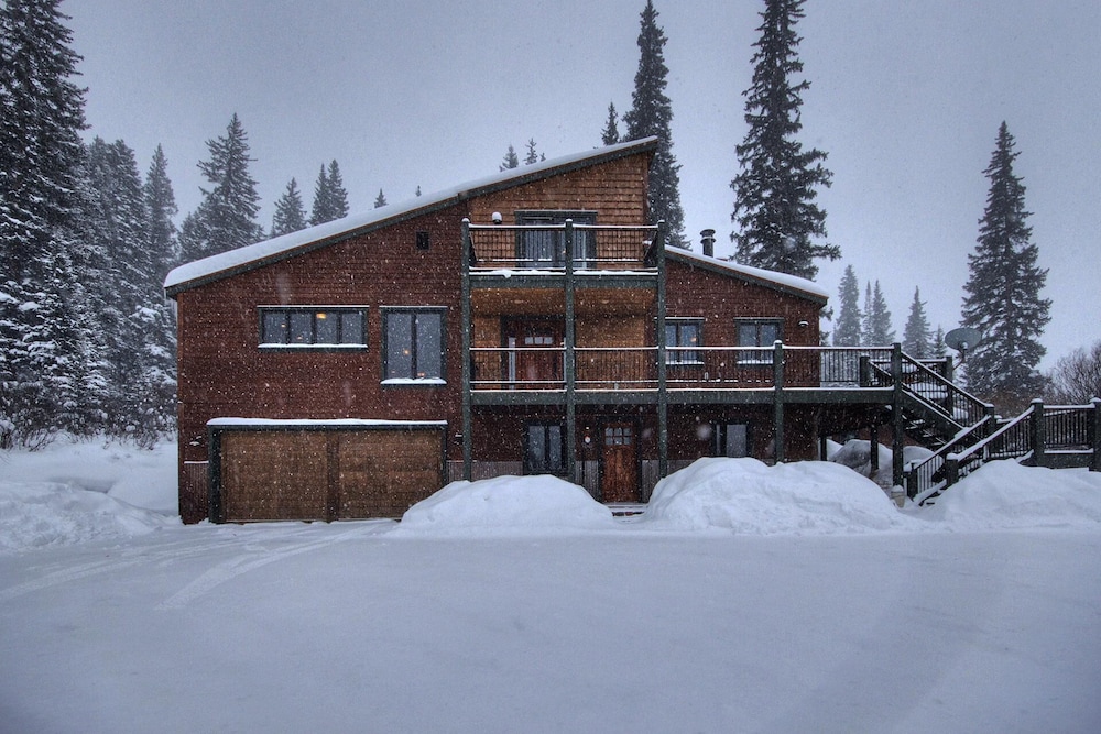 Casa De Plata 5 Bedroom Home by RedAwning