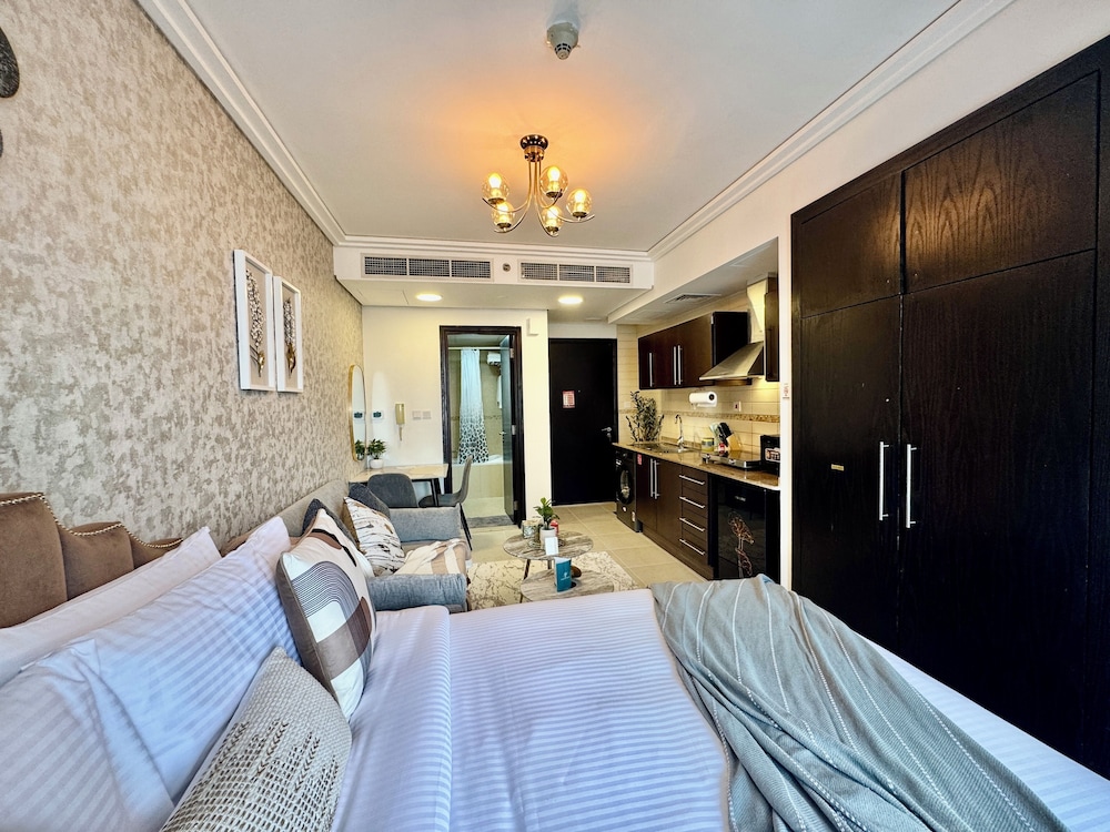Cosmos Living Majestic Studio GCV2