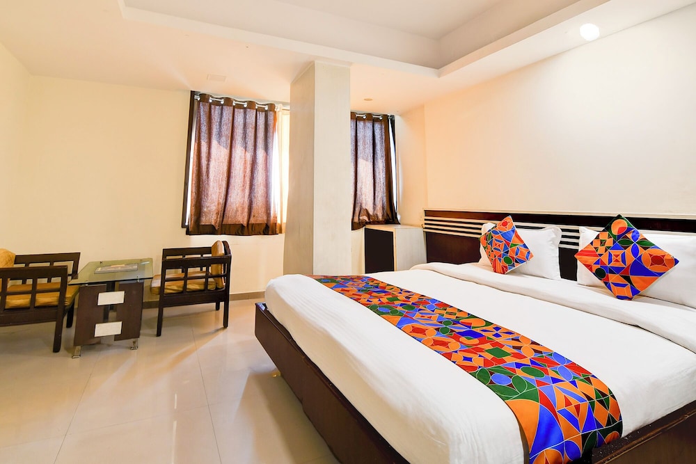 Fabhotel Park Street Inn