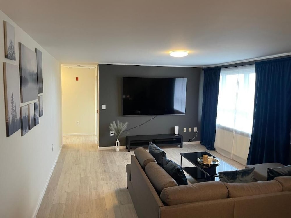 IQ Apartments