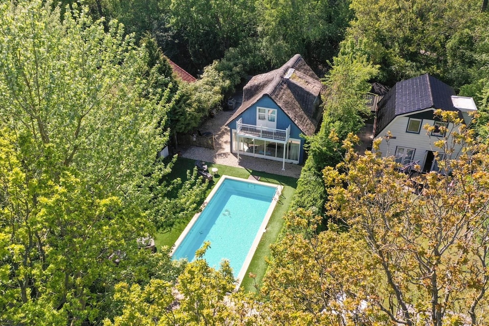 Lovely 4-person Villa With Private Pool