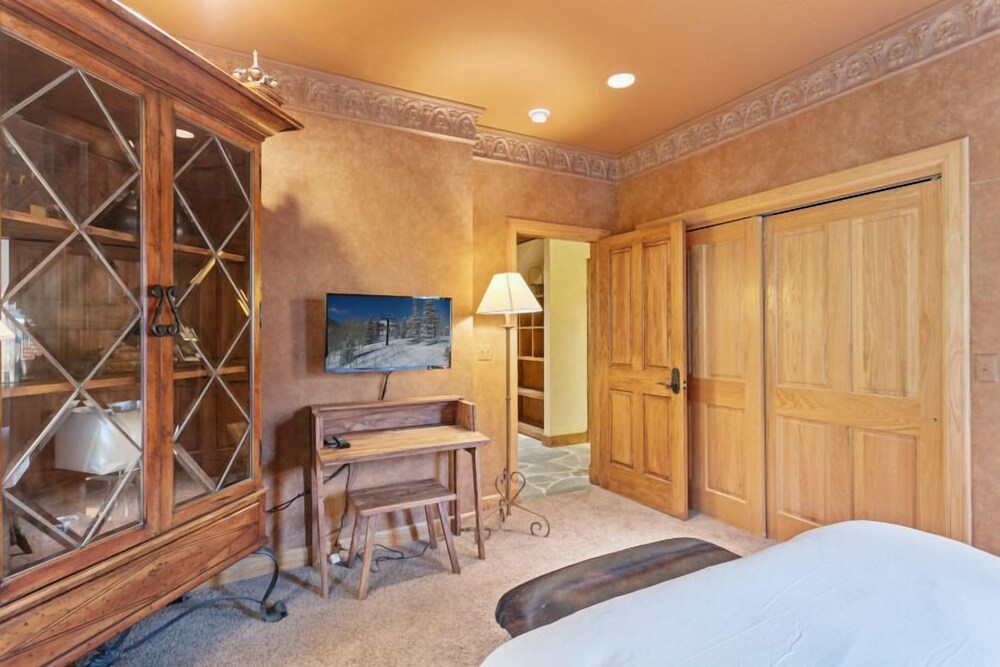 Trail's End Lodge - 4 Bedroom Residence w/ Spa #13 4 Condo