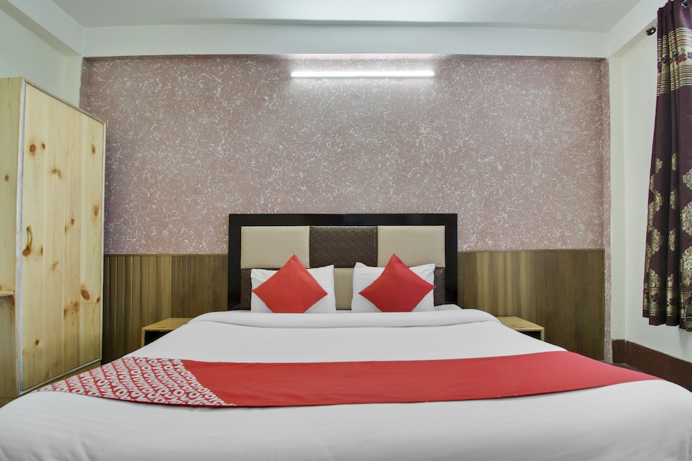 Capital O 11741 Hotel Nest