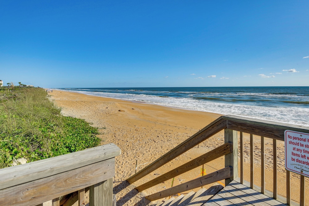 Steps to Beach: Palm Coast Escape w/ Resort Perks!